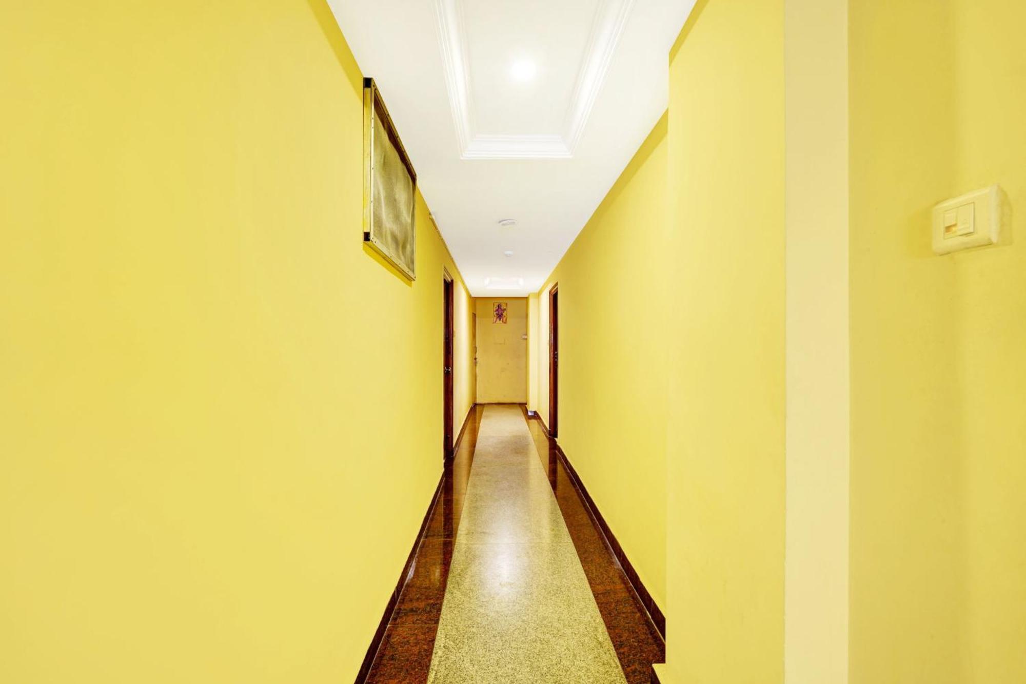 Super Hotel O Padmavathi Puram Near Railway Station Tirupati Eksteriør bilde